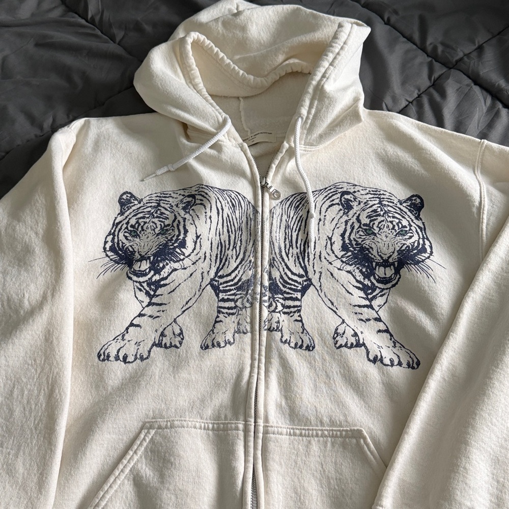 urban outfitters oversized zip up sweatshirt 
s/m